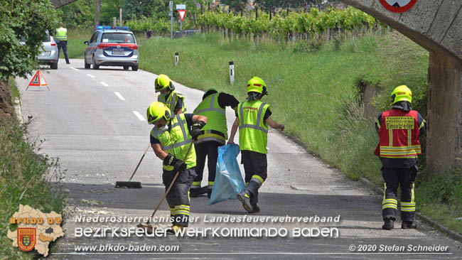 20200604 Klein Lkw prallt gegen Wasserleitung-Unterführung in Pfaffstätten  Foto: © Stefan Schneider BFK Baden
