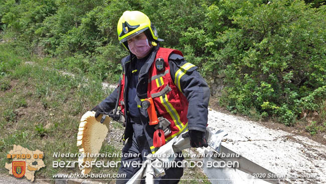 20200604 Klein Lkw prallt gegen Wasserleitung-Unterführung in Pfaffstätten  Foto: © Stefan Schneider BFK Baden