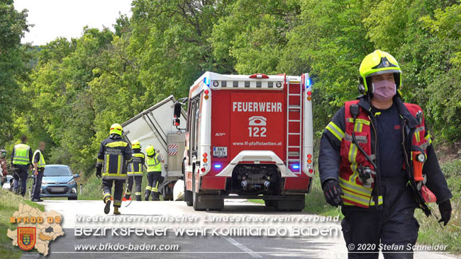 20200604 Klein Lkw prallt gegen Wasserleitung-Unterführung in Pfaffstätten  Foto: © Stefan Schneider BFK Baden