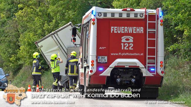 20200604 Klein Lkw prallt gegen Wasserleitung-Unterführung in Pfaffstätten  Foto: © Stefan Schneider BFK Baden