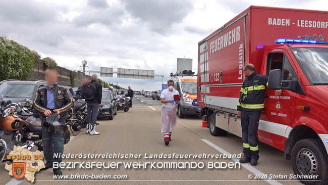 20200611 Verkehrsunfall mit 8 Verletzten auf der A2 bei Kottingbrunn RFB Süd   Foto: © Stefan Schneider BFK Baden