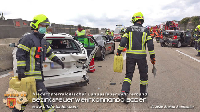 20200611 Verkehrsunfall mit 8 Verletzten auf der A2 bei Kottingbrunn RFB Süd   Foto: © Stefan Schneider BFK Baden