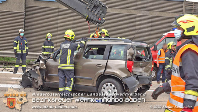 20200611 Verkehrsunfall mit 8 Verletzten auf der A2 bei Kottingbrunn RFB Süd   Foto: © Stefan Schneider BFK Baden