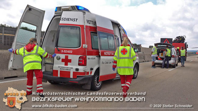 20200611 Verkehrsunfall mit 8 Verletzten auf der A2 bei Kottingbrunn RFB Süd   Foto: © Stefan Schneider BFK Baden