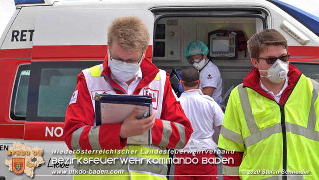 20200611 Verkehrsunfall mit 8 Verletzten auf der A2 bei Kottingbrunn RFB Süd   Foto: © Stefan Schneider BFK Baden