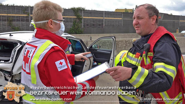 20200611 Verkehrsunfall mit 8 Verletzten auf der A2 bei Kottingbrunn RFB Süd   Foto: © Stefan Schneider BFK Baden