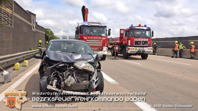 20200611 Verkehrsunfall mit 8 Verletzten auf der A2 bei Kottingbrunn RFB Süd   Foto: © Stefan Schneider BFK Baden