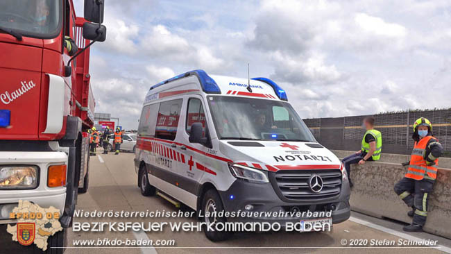 20200611 Verkehrsunfall mit 8 Verletzten auf der A2 bei Kottingbrunn RFB Süd   Foto: © Stefan Schneider BFK Baden