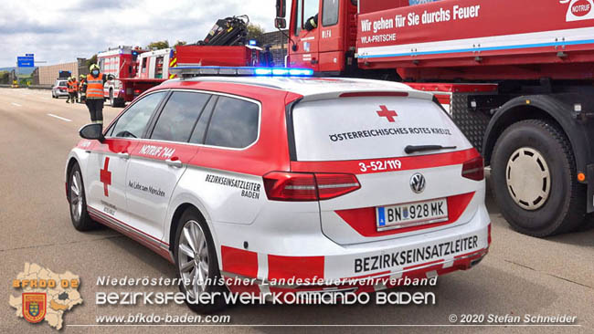20200611 Verkehrsunfall mit 8 Verletzten auf der A2 bei Kottingbrunn RFB Süd   Foto: © Stefan Schneider BFK Baden