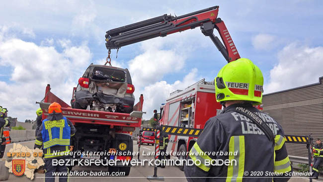 20200611 Verkehrsunfall mit 8 Verletzten auf der A2 bei Kottingbrunn RFB Süd   Foto: © Stefan Schneider BFK Baden