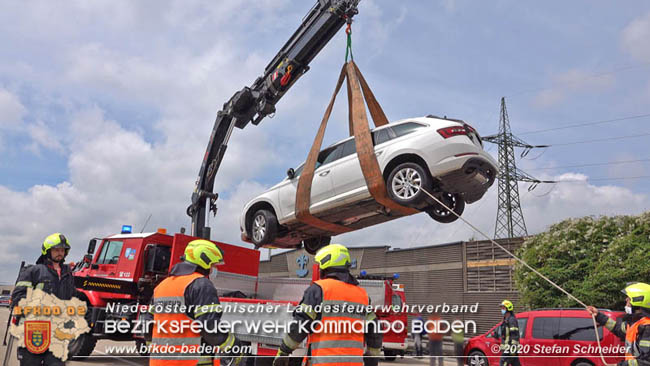 20200611 Verkehrsunfall mit 8 Verletzten auf der A2 bei Kottingbrunn RFB Süd   Foto: © Stefan Schneider BFK Baden