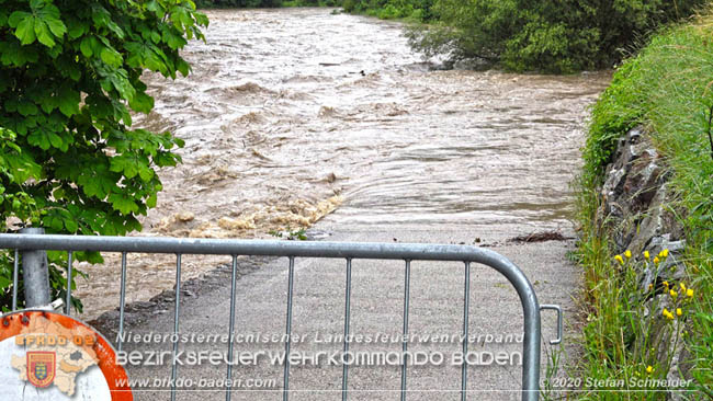 20200621 Hochwasserführende Schwechat im Helenental Raum Siegenfeld Fotos: © Stefan Schneider 20200621 Hochwasserführende Schwechat im Helenental Raum Siegenfeld Fotos: © Stefan Schneider
