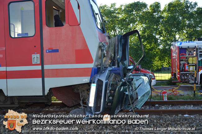 20200629 Pkw von Aspangbahn erfasst in Tattendorf Foto: © Thomas Lenger Monatsrevue.at 20200629 Pkw von Aspangbahn erfasst in Tattendorf Foto: © Thomas Lenger Monatsrevue.at