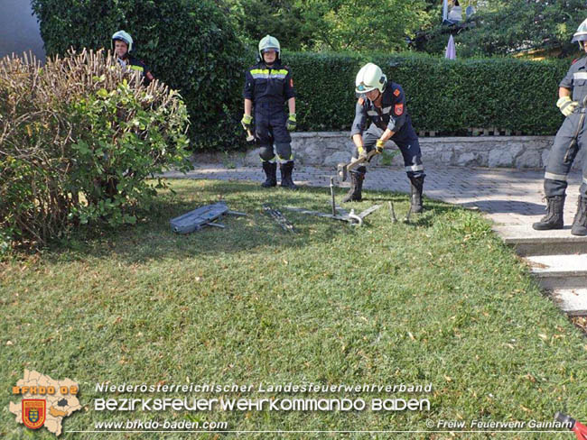20200710 Spektakulärer Unfall im Ortsgebiet von Gainfarn  Fotos: © Freiwillige Feuerwehr Gainfarn