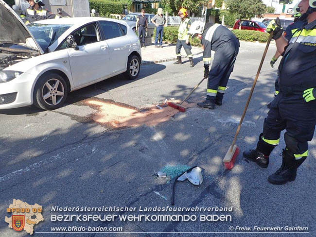 20200710 Spektakulärer Unfall im Ortsgebiet von Gainfarn  Fotos: © Freiwillige Feuerwehr Gainfarn