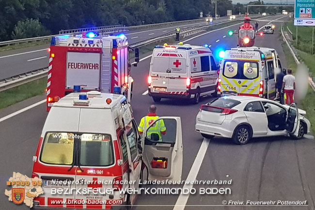 20200805 Verkehrsunfall auf der A3 zwischen Pottendorf NÖ und Hornstein Bgld Foto: © Freiwillige Feuerwehr Pottendorf 20200805 Verkehrsunfall auf der A3 zwischen Pottendorf NÖ und Hornstein Bgld Foto: © Freiwillige Feuerwehr Pottendorf