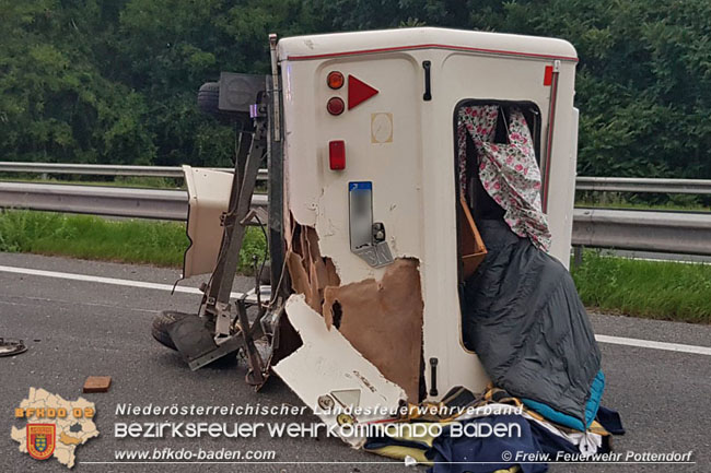 20200805 Verkehrsunfall auf der A3 zwischen Pottendorf NÖ und Hornstein Bgld Foto: © Freiwillige Feuerwehr Pottendorf 20200805 Verkehrsunfall auf der A3 zwischen Pottendorf NÖ und Hornstein Bgld Foto: © Freiwillige Feuerwehr Pottendorf