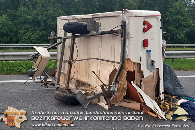 20200805 Verkehrsunfall auf der A3 zwischen Pottendorf NÖ und Hornstein Bgld Foto: © Freiwillige Feuerwehr Pottendorf 20200805 Verkehrsunfall auf der A3 zwischen Pottendorf NÖ und Hornstein Bgld Foto: © Freiwillige Feuerwehr Pottendorf
