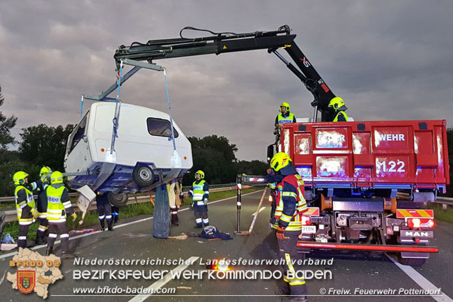 20200805 Verkehrsunfall auf der A3 zwischen Pottendorf NÖ und Hornstein Bgld Foto: © Freiwillige Feuerwehr Pottendorf 20200805 Verkehrsunfall auf der A3 zwischen Pottendorf NÖ und Hornstein Bgld Foto: © Freiwillige Feuerwehr Pottendorf