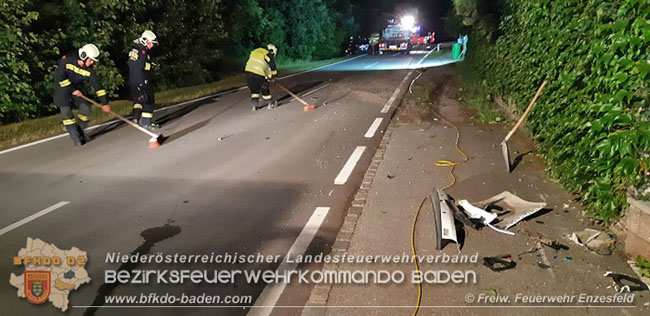 20200807 Verkehrsunfall in Enzesfelder Ortsgebiet Foto: © Freiwillige Feuerwehr Enzesfeld 20200807 Verkehrsunfall in Enzesfelder Ortsgebiet Foto: © Freiwillige Feuerwehr Enzesfeld