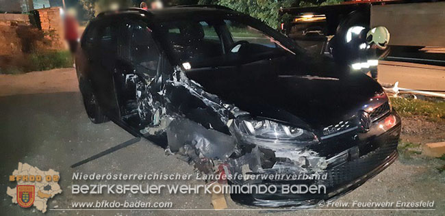 20200807 Verkehrsunfall in Enzesfelder Ortsgebiet  Foto: © Freiwillige Feuerwehr Enzesfeld