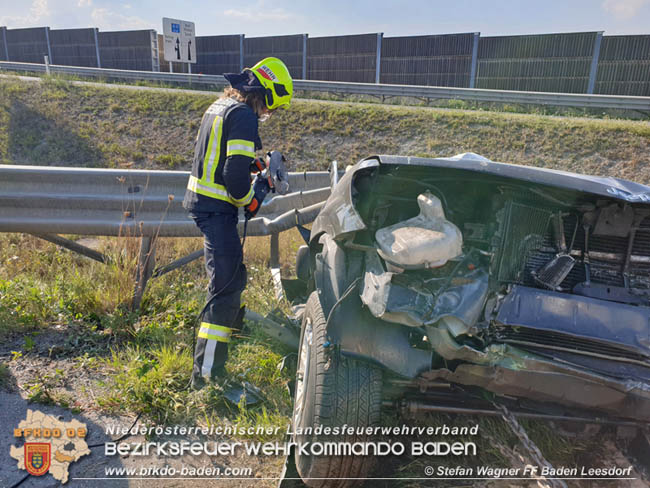 20200807 Verkehrsunfall auf der A2 Höhe Abfahrt Bad Vöslau RFb Süd   Foto: © LM Stefan Wagner FF Baden-Leesdorf