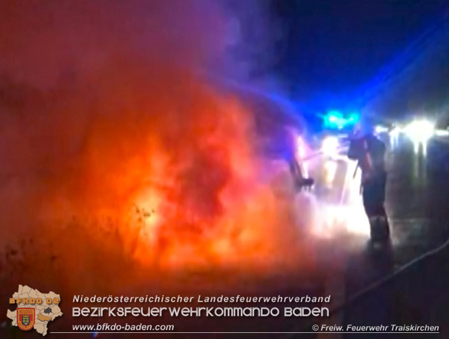 20200816 Fahrzeug in Vollbrand auf der A2 zwischen Traiskirchen und Knoten Guntramsdorf  Foto: © Daniel Zinnbauer Freiwillige Feuerwehr-Traiskirchen-Stadt
