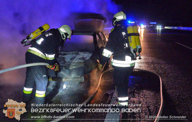 20200816 Fahrzeug in Vollbrand auf der A2 zwischen Traiskirchen und Knoten Guntramsdorf Foto: © Stefan Schneider