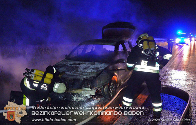 20200816 Fahrzeug in Vollbrand auf der A2 zwischen Traiskirchen und Knoten Guntramsdorf Foto: © Stefan Schneider
