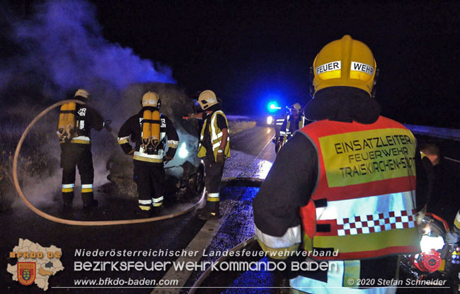 20200816 Fahrzeug in Vollbrand auf der A2 zwischen Traiskirchen und Knoten Guntramsdorf Foto: © Stefan Schneider