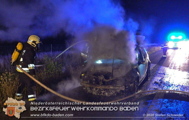 20200816 Fahrzeug in Vollbrand auf der A2 zwischen Traiskirchen und Knoten Guntramsdorf Foto: © Stefan Schneider