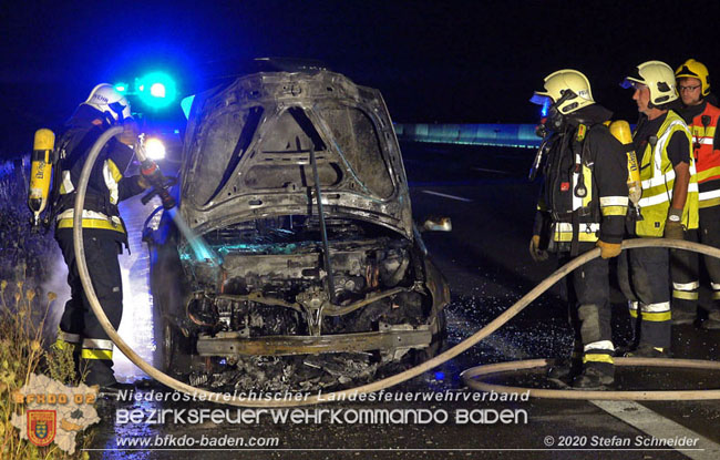 20200816 Fahrzeug in Vollbrand auf der A2 zwischen Traiskirchen und Knoten Guntramsdorf Foto: © Stefan Schneider