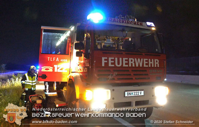 20200816 Fahrzeug in Vollbrand auf der A2 zwischen Traiskirchen und Knoten Guntramsdorf Foto: © Stefan Schneider