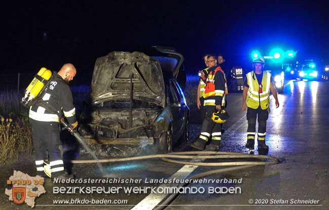 20200816 Fahrzeug in Vollbrand auf der A2 zwischen Traiskirchen und Knoten Guntramsdorf Foto: © Stefan Schneider