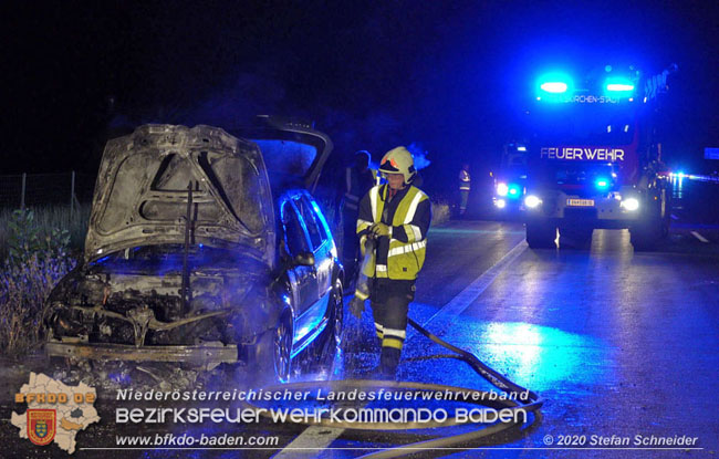 20200816 Fahrzeug in Vollbrand auf der A2 zwischen Traiskirchen und Knoten Guntramsdorf Foto: © Stefan Schneider