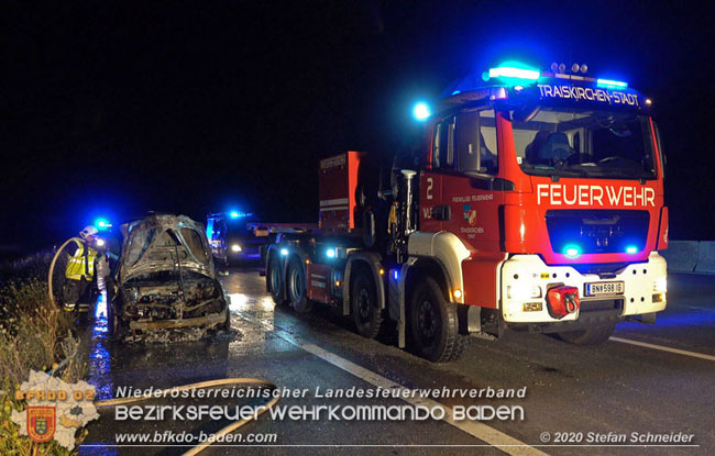20200816 Fahrzeug in Vollbrand auf der A2 zwischen Traiskirchen und Knoten Guntramsdorf Foto: © Stefan Schneider