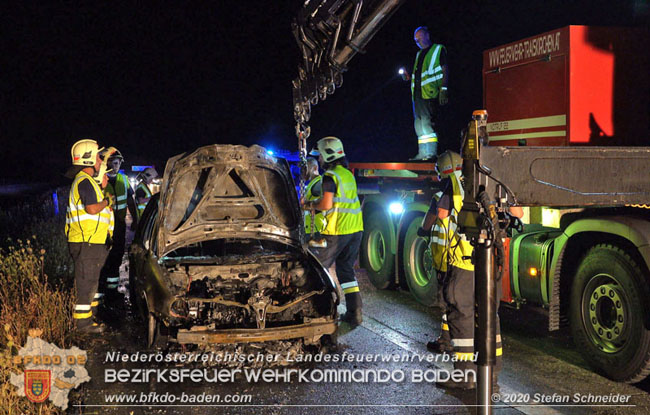 20200816 Fahrzeug in Vollbrand auf der A2 zwischen Traiskirchen und Knoten Guntramsdorf Foto: © Stefan Schneider