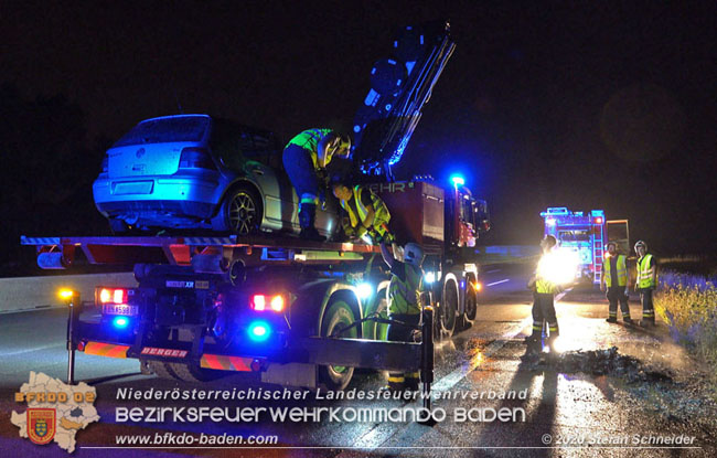 20200816 Fahrzeug in Vollbrand auf der A2 zwischen Traiskirchen und Knoten Guntramsdorf Foto: © Stefan Schneider