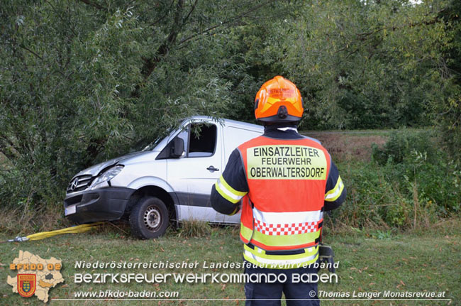 20200831 Kleintransporter verunfallt im Ortsgebiet Oberwaltersdorf Fotos: © Thomas Lenger Monatsrevue.at 20200831 Kleintransporter verunfallt im Ortsgebiet Oberwaltersdorf Fotos: © Thomas Lenger Monatsrevue.at