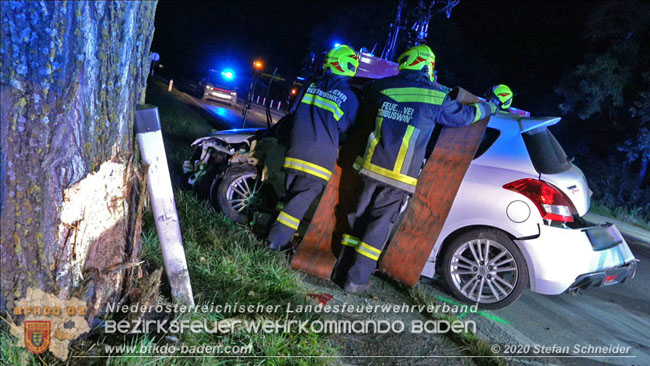 20200904 Verkehrsunfall auf der B210 im Freilandgebiet von Tribuswinkel  Foto: © Stefan Schneider