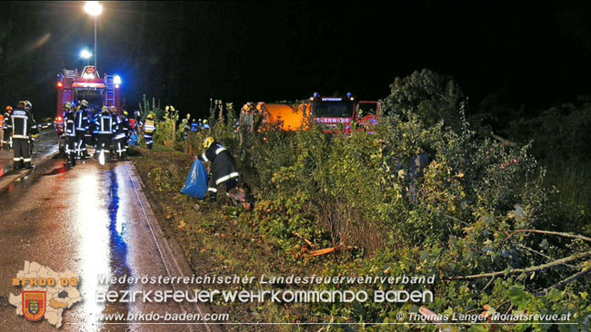 20200906 Vierachs-Lkw Kehrmaschine verunfallt auf der L157 bei Tattendorf   Foto: © Thomas Lenger Monatsrevue.at