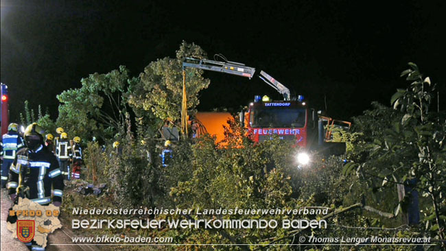 20200906 Vierachs-Lkw Kehrmaschine verunfallt auf der L157 bei Tattendorf   Foto: © Thomas Lenger Monatsrevue.at