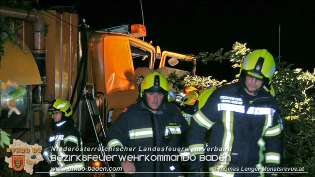 20200906 Vierachs-Lkw Kehrmaschine verunfallt auf der L157 bei Tattendorf   Foto: © Thomas Lenger Monatsrevue.at