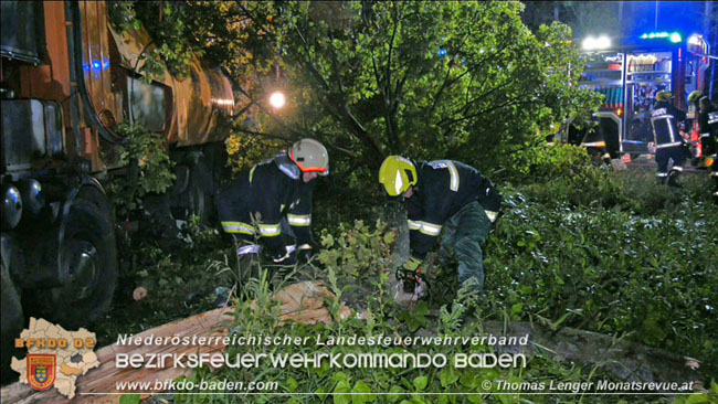 20200906 Vierachs-Lkw Kehrmaschine verunfallt auf der L157 bei Tattendorf   Foto: © Thomas Lenger Monatsrevue.at