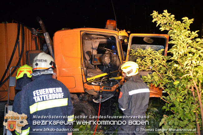 20200906 Vierachs-Lkw Kehrmaschine verunfallt auf der L157 bei Tattendorf   Foto: © Thomas Lenger Monatsrevue.at