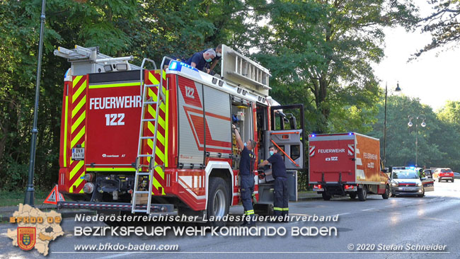 20200914 Bergung eines Linienbuses im Badener Ortsteil Weikersdof  Foto: © Stefan Schneider