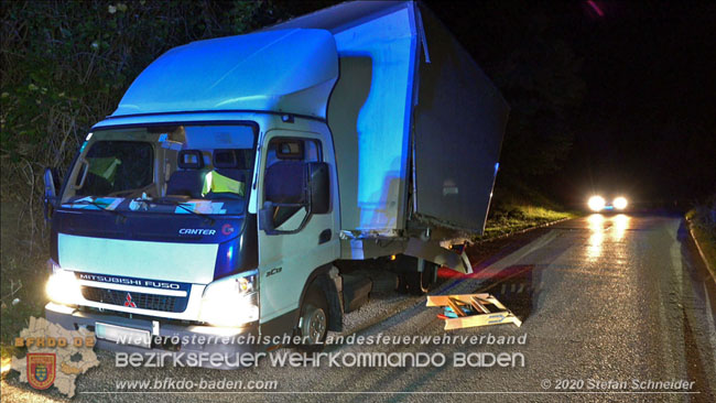 20200918 Kleintransporter prallt gegen Unterführung in der Einöde Pfaffstätten Foto: © Stefan Schneider 20200918 Kleintransporter prallt gegen Unterführung in der Einöde Pfaffstätten Foto: © Stefan Schneider