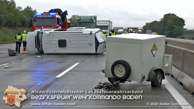 20200928 Verkehrsunfall auf der A2 Höhe Traiskirchen Fotos: © Stefan Schneider BFK Baden 20200928 Verkehrsunfall auf der A2 Höhe Traiskirchen Fotos: © Stefan Schneider BFK Baden