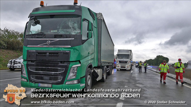 20200928 Verkehrsunfall auf der A2 Höhe Traiskirchen Fotos: © Stefan Schneider BFK Baden 20200928 Verkehrsunfall auf der A2 Höhe Traiskirchen Fotos: © Stefan Schneider BFK Baden