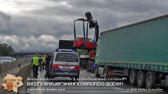20200928 Verkehrsunfall auf der A2 Höhe Traiskirchen Fotos: © Stefan Schneider BFK Baden 20200928 Verkehrsunfall auf der A2 Höhe Traiskirchen Fotos: © Stefan Schneider BFK Baden